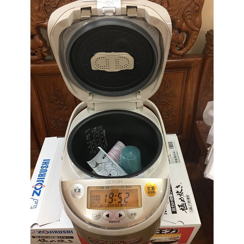 Click để xem ảnh lớn NỒI CƠM CAO TẦN ZOJIRUSHI (CON VOI) NP-ZE18-NL